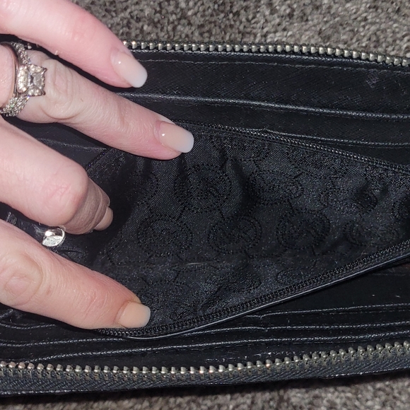 MICHAEL KORS STUDIED WALLET - Picture 5 of 6